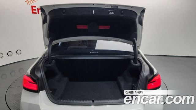 BMW 5-Series 2022 — photo 19