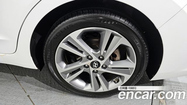 Hyundai AVANTE 2018 — photo 5
