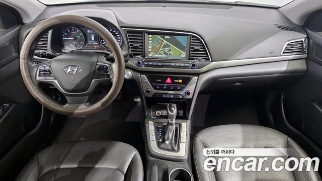 Hyundai AVANTE 2018 — photo 7