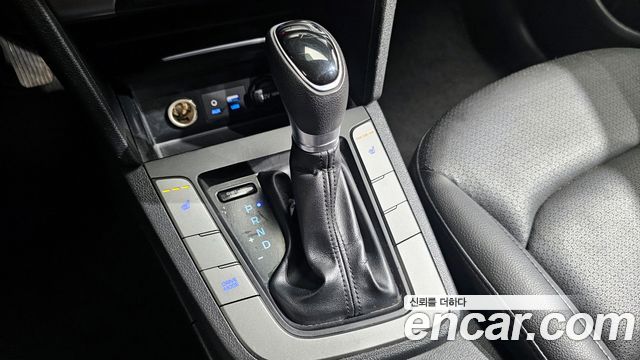 Hyundai AVANTE 2018 — photo 9