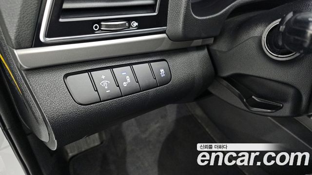 Hyundai AVANTE 2018 — photo 15