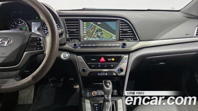 Hyundai AVANTE 2018 — photo 20