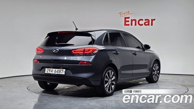 Hyundai i30 2018 — photo 2