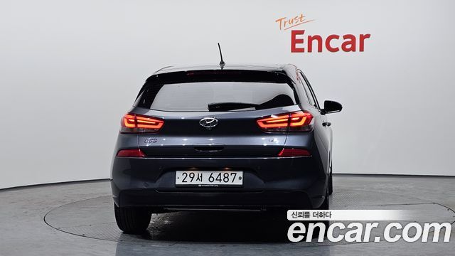 Hyundai i30 2018 — photo 4