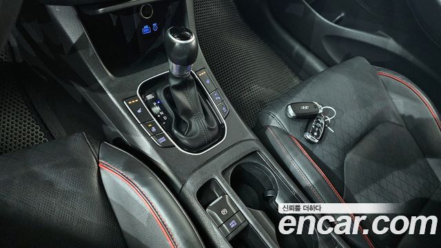 Hyundai i30 2018 — photo 9