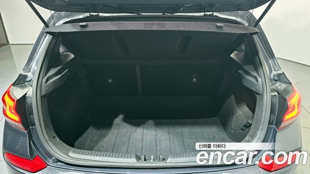 Hyundai i30 2018 — photo 20