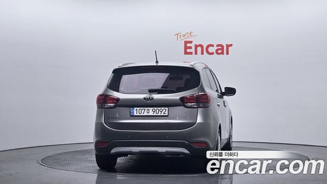 Kia Carens 2018 — photo 4