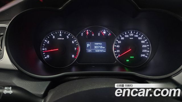 Kia Carens 2018 — photo 8