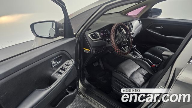 Kia Carens 2018 — photo 11