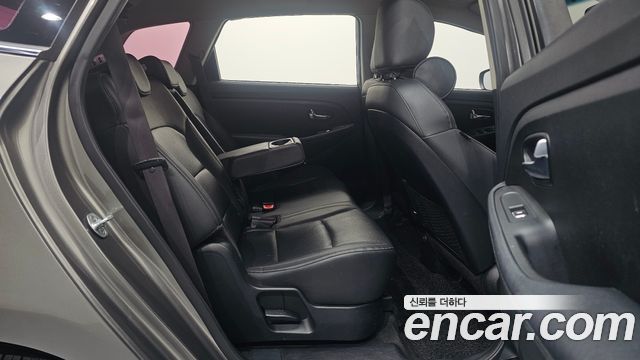 Kia Carens 2018 — photo 12