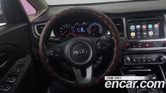 Kia Carens 2018 — photo 13