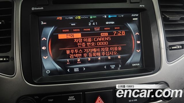 Kia Carens 2018 — photo 15
