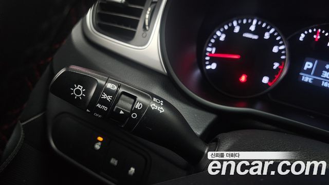 Kia Carens 2018 — photo 17