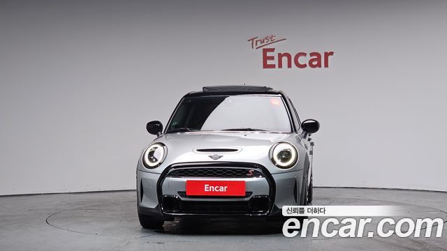 Mini Cooper 2024 — photo 3