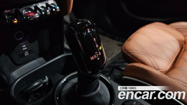 Mini Cooper 2024 — photo 9