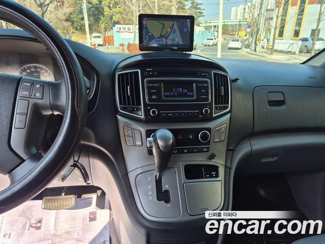 Hyundai Starex 2018 — photo 11