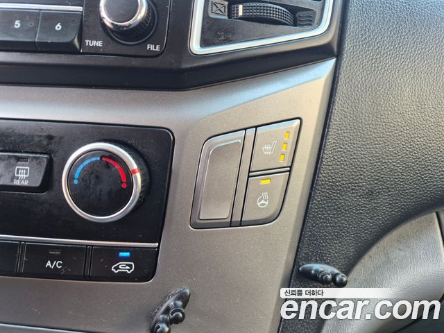 Hyundai Starex 2018 — photo 15
