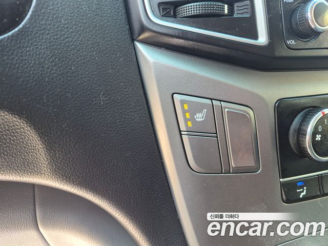 Hyundai Starex 2018 — photo 16