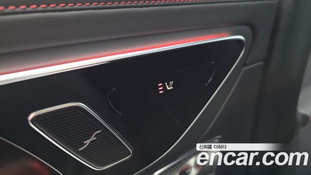 Mercedes-Benz GLC-Class 2025 — photo 19
