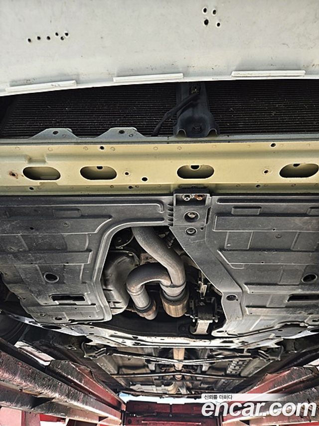 Kia K7 2012 — photo 17