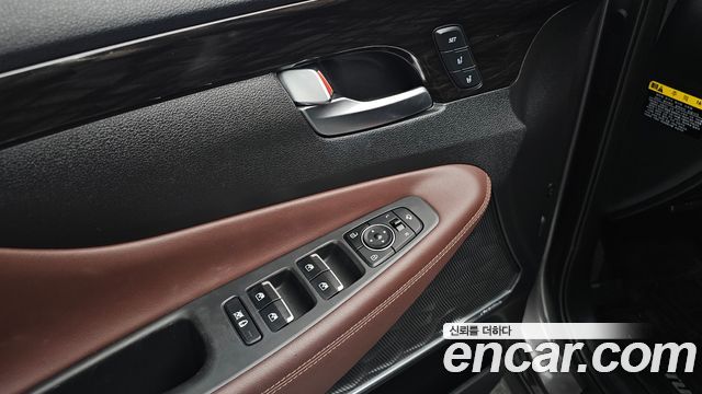 Hyundai Santafe 2019 — photo 17