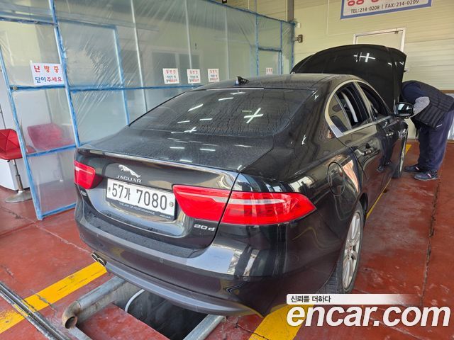 Jaguar XE 2016 — photo 9