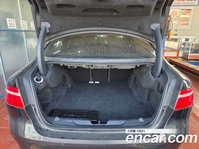 Jaguar XE 2016 — photo 11