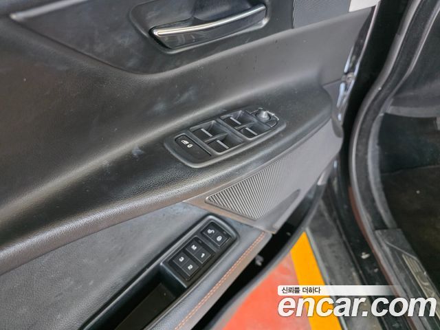 Jaguar XE 2016 — photo 17