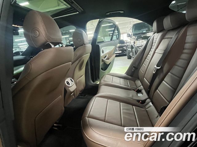 Mercedes-Benz E-Class 2020 — photo 11