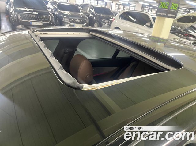 Mercedes-Benz E-Class 2020 — photo 15