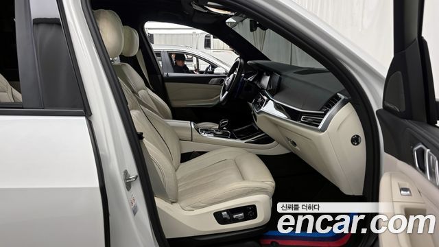 BMW X7 2022 — photo 11