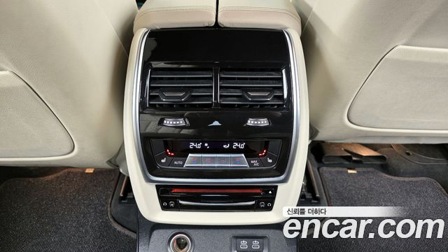 BMW X7 2022 — photo 17
