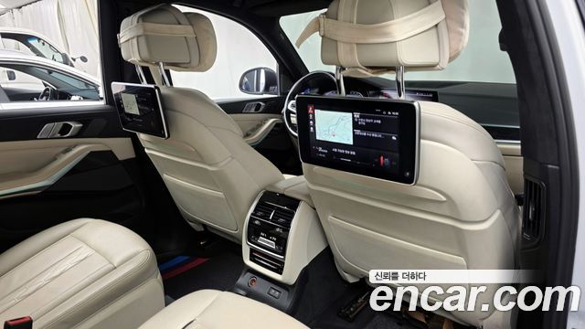 BMW X7 2022 — photo 18