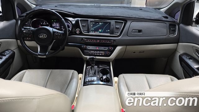 Kia Canival 2016 — photo 7