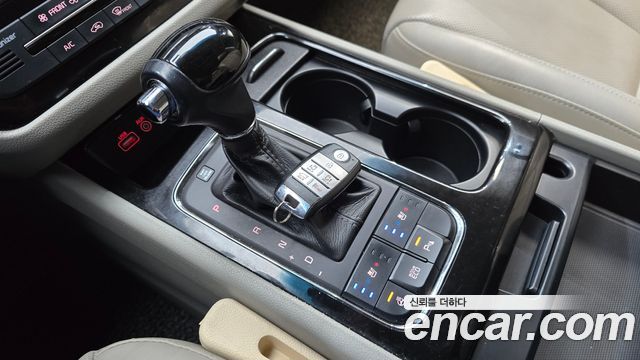 Kia Canival 2016 — photo 9