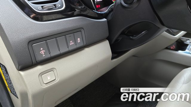 Kia Canival 2016 — photo 15