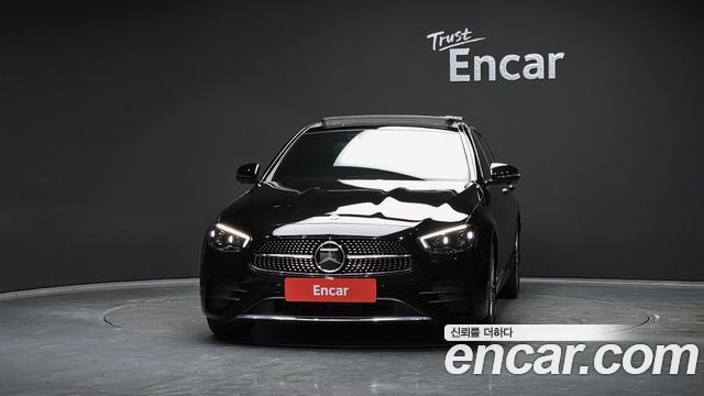 Mercedes-Benz E-Class 2022 — photo 3