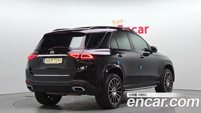 Mercedes-Benz GLE-Class 2022 — photo 2