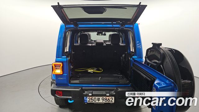 Jeep Wrangler 2022 — photo 20