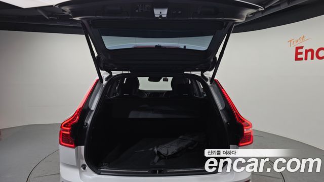 Volvo XC60 2021 — photo 20