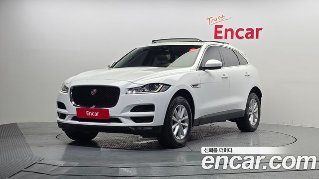 Jaguar F-PACE 2018 — photo 1