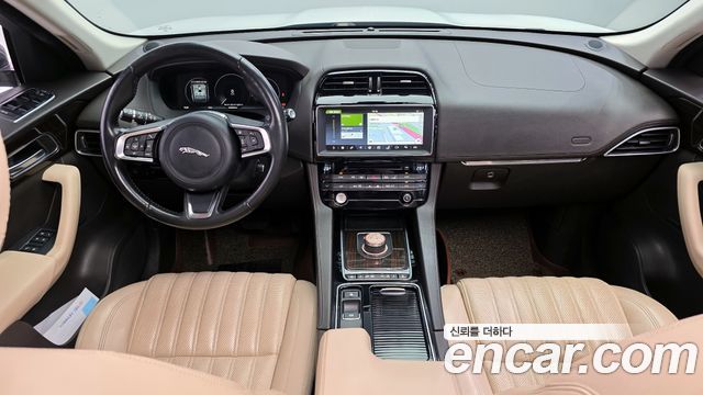 Jaguar F-PACE 2018 — photo 7