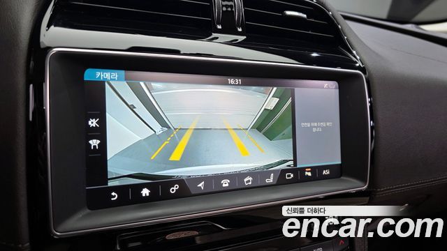 Jaguar F-PACE 2018 — photo 15