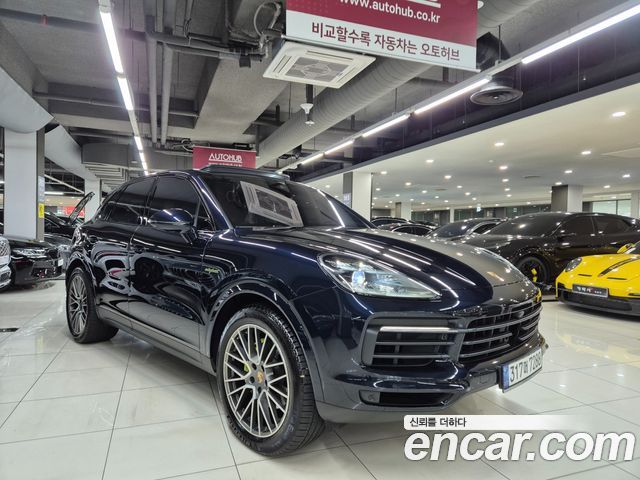 Porsche Cayenne 2023 — photo 2