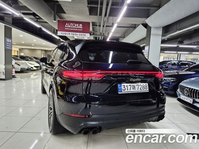 Porsche Cayenne 2023 — photo 3