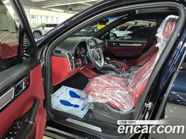 Porsche Cayenne 2023 — photo 7