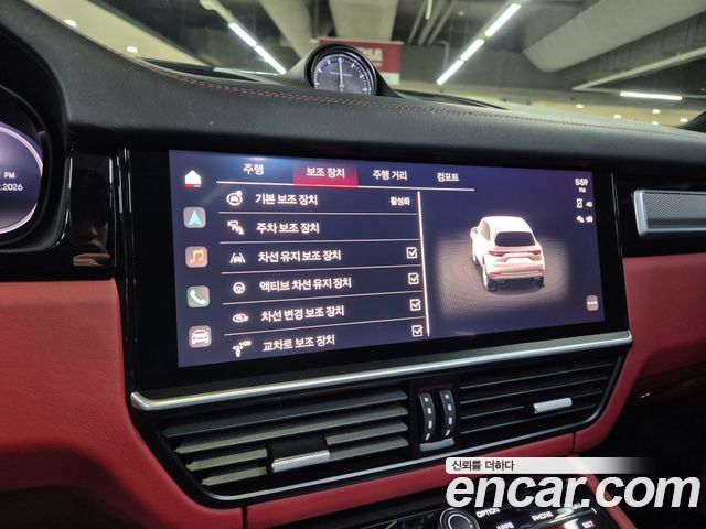 Porsche Cayenne 2023 — photo 12