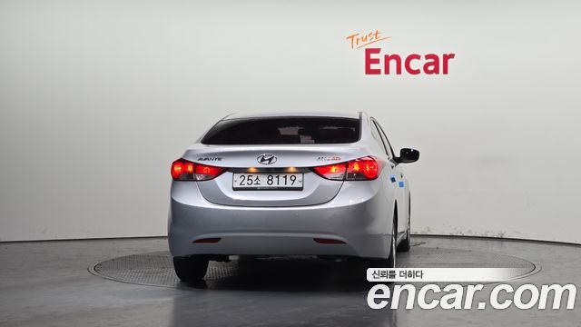 Hyundai AVANTE 2012 — photo 4
