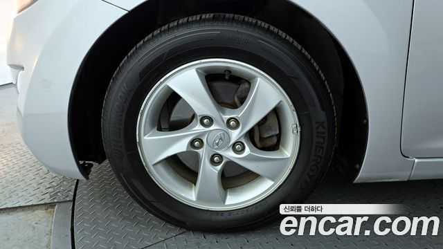 Hyundai AVANTE 2012 — photo 5