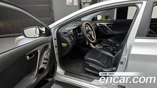 Hyundai AVANTE 2012 — photo 10